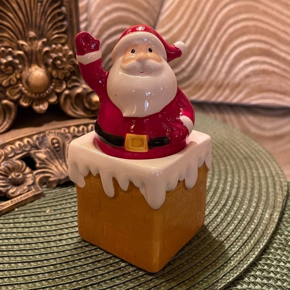 Retro Santa Claus and Chimney S&P Shakers by Kirklands